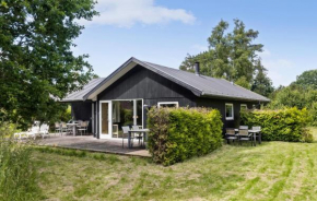 4 Bedroom Beautiful Home In Grenaa, Grenå